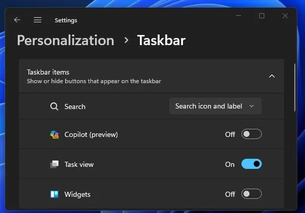 Disable Copilot from Windows 11 Taskbar